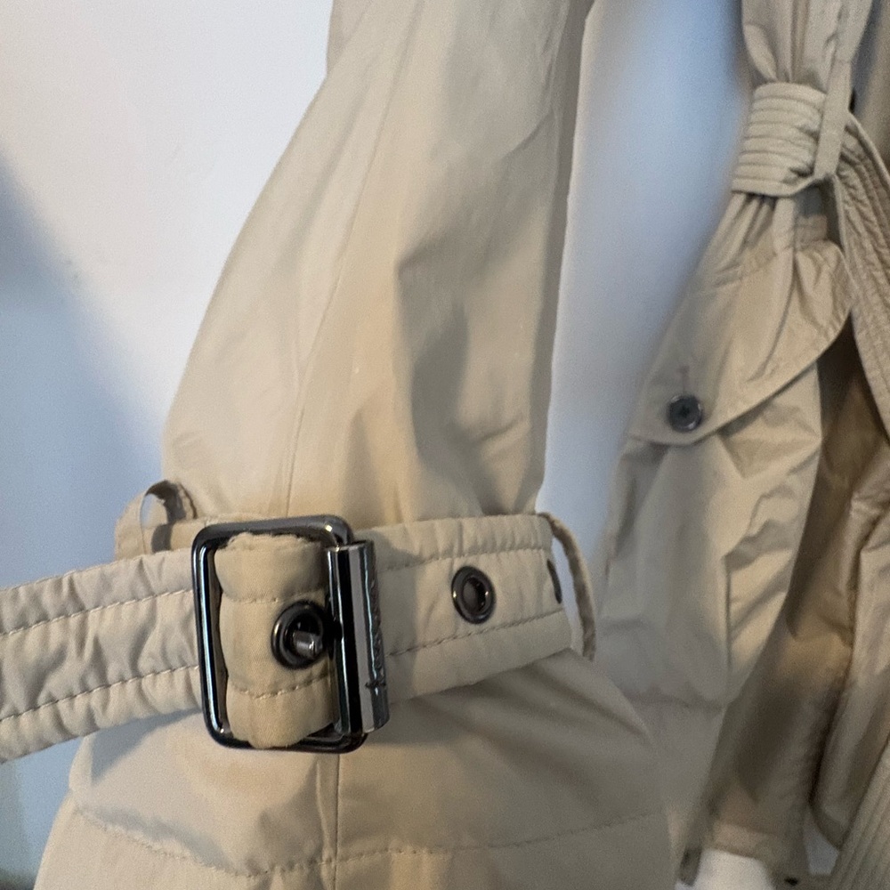 Burberry Classic Tan Trench rain Coat - Picture 3 of 11